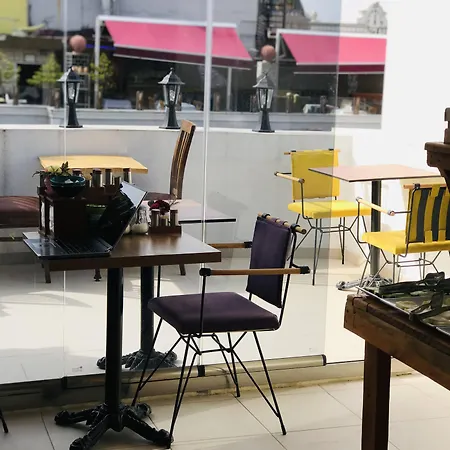 La Boutique Ξενοδοχείο 3*